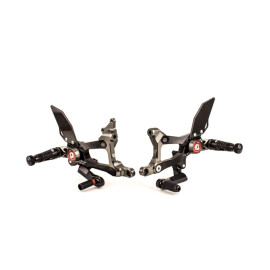 Comandi Pedane Arretrate Regolabili - 16 Posizioni - per DUCATI  Panigale V4 R / Panigale V4 Superleggera / Panigale V4 / Panigale V4 S