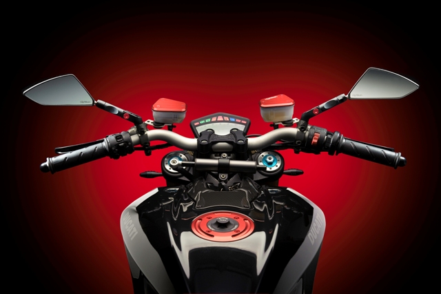 Coperchio Pompa  FRENO ANTERIORE in Ergal LIGHTECH per HONDA CBR 1000 RR (2004/2005)