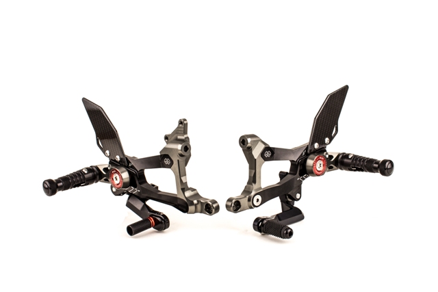 Comandi Pedane Arretrate Regolabili - 16 Posizioni - per DUCATI  Panigale V4 R / Panigale V4 Superleggera / Panigale V4 / Panigale V4 S