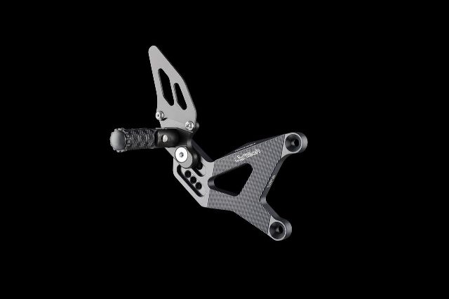 Comandi Pedane Arretrate Regolabili LIGHTECH con Poggiapiede Fisso MV AGUSTA BRUTALE / F4 (2000/2015)