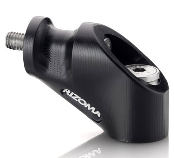 Adattatore per installare specchietto Rizoma su YAMAHA T-MAX 500 (2008>) / T-MAX 530 / 530 ABS